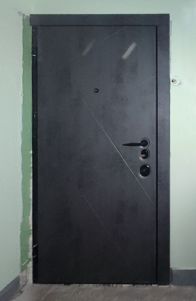 Входная дверь в квартиру 155АР1 вид снаружи